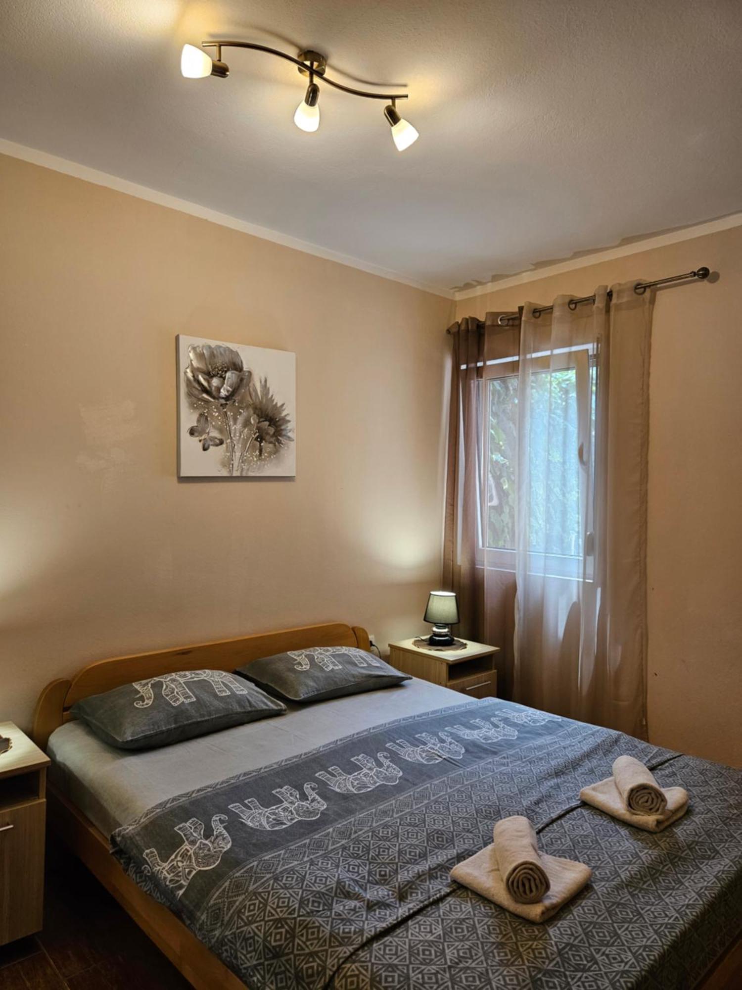 Apartment Aleksandar Kotor Buitenkant foto